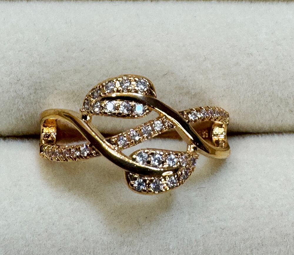 New Size 6 Gold Tone Ring Cubic Zirconia Twist Statement Ring R004